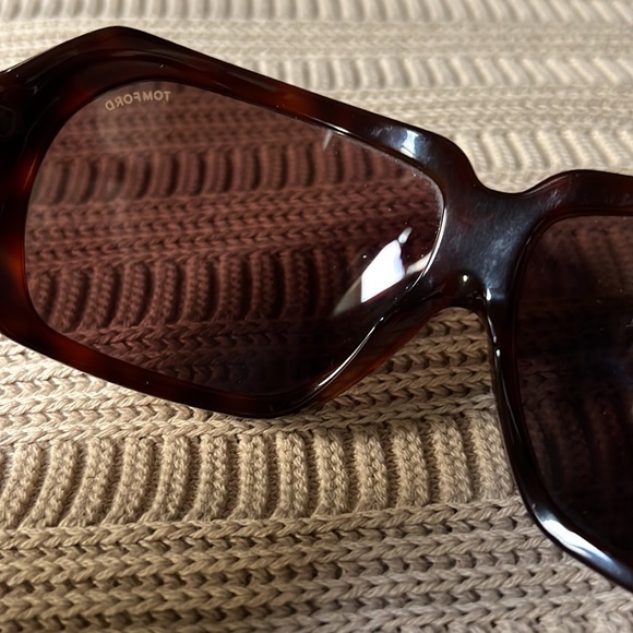 Tom Ford vintage brown tortoise sunglasses - Picture 9 of 12